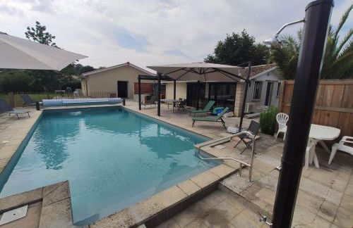 2 Maisons de 3 et 2 chambres avec grande piscine commune - Foto 17