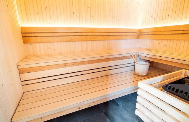 Luxurious Villa With Pool and Sauna, and Very Suitable for Culinary Workshops - Photo 23