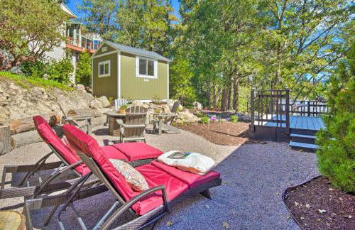 Tree-Lined Twin Peaks Cottage with Custom Stream - Foto 25