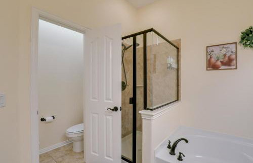 6 Mi to Dtwn Mansfield! Family Getaway with Patio - Foto 12