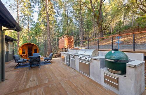 Luxury Mountain Escape Sleeps 25 - Sauna, Hot Tub, Fire Pits - 5 Star Amenities - Photo 17