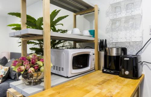 Cozy Brixton Hideaway Cute & Convenient Stay - Pass the Keys - Foto 13