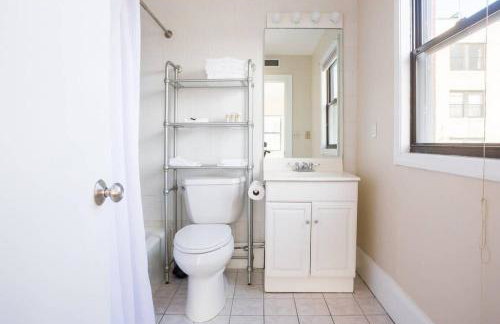 Luxury 4BR 3BA in Fenway w Epic Roof Deck - Foto 11