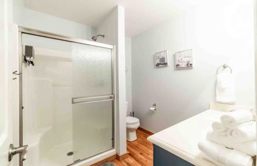 Breathtaking Lake Fernan Views & Cozy Comforts - Foto 35