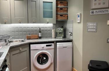 Central Plymouth Sea View Penthouse Apartment with Secure Parking - Foto 19