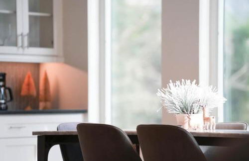 Luxe Townhome Rooftop Hot Tub Parking - Photo 61