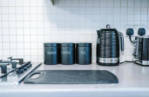NEW!- GORTON PLACE By Greenstay Serviced Accommodation - 4 Bed 3 Bath House In Manchester - FREE Parking - FAST 250 Mbps Wi-Fi - Ideal for Contractors, Business Travellers & Relocations - Close to City Centre, Airport, Etihad Stadium - LONG STAYS WELCOME - Foto 24