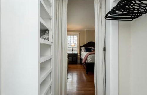 Historic Row Home 1 Block from Gate 1 at USNA - Foto 35