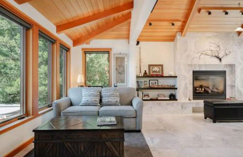 Luxe Beachfront, Hot Tub, Kayaking, Walk to Town - Foto 7