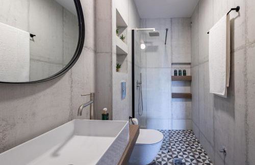 Boutique Saline Apartments - Blue - Photo 22