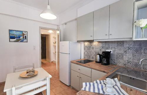 Helen's Minimal Studios & Apartments - Photo 14