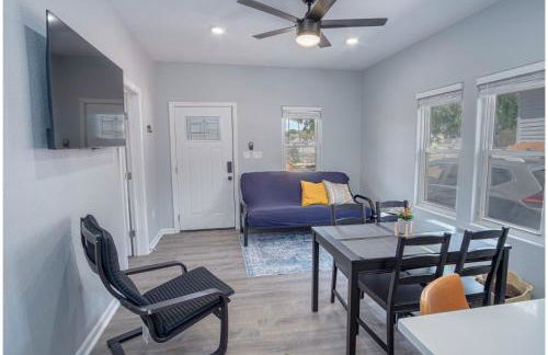 Delightfully Renovated 4 Br/2 BA Near DT Riverwalk - Foto 10