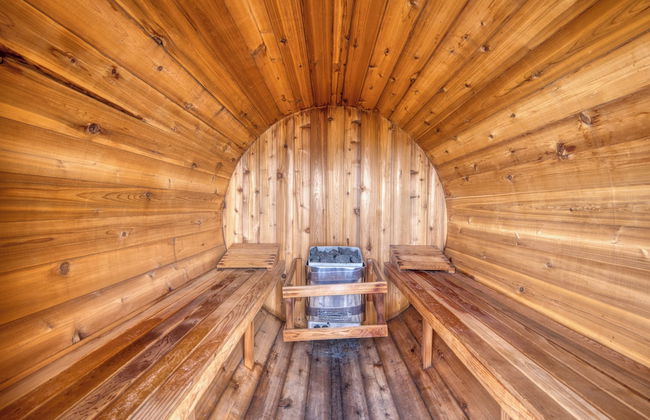 Remparts 2 Bed w Private terrace & sauna - Photo 20