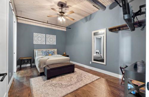 Downtown Urban Loft above Restaurants #8 - Photo 17