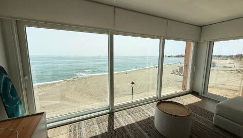 Luxury, beach front, two-bedroom apartment - Foto 2