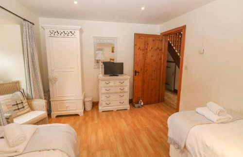 Cowslip Barn - Photo 32