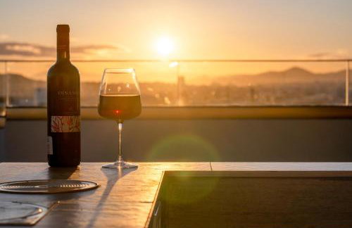 Elite Penthouse with Heated Pool and SkylineView - Foto 73