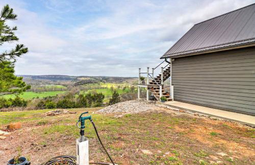 Rustic Norfork Studio with Million Dollar View! - Foto 17