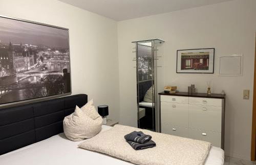 Ferienwohnung Happiness Schlafzimmer 2026 renoviert mit neuem Boxspringbett - Foto 3