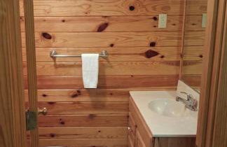 White River Escape with BBQ & Private Backyard - Foto 34