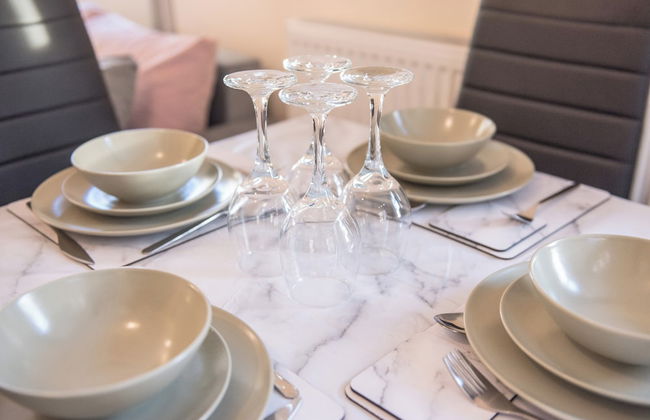 Apt - Sleeps 6 - Pets Ok - Parking - Photo 12