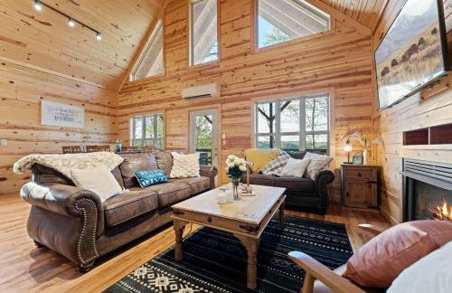 Cabin 3 Mtn View Cabin Near River with Hot Tub and Fire Pit - Foto 9