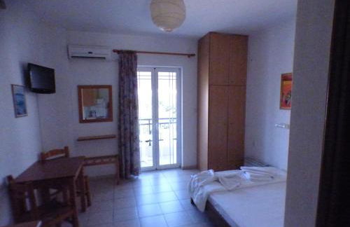 Eleni Apartments - Photo 10