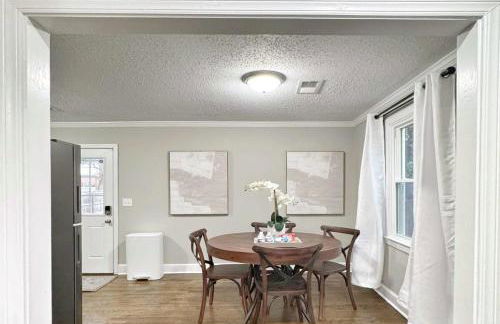 Stylish 2BR in Decatur - Big Deck - Pets OK - Fire Pit - Foto 8