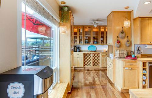 Waterfront Clear Lake Home with Game Room and Deck! - Foto 11