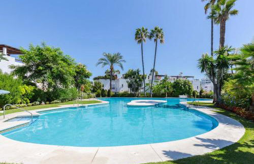 Escape to Serenity - 3 Bedroom Townhouse by the Sea! - Photo 1