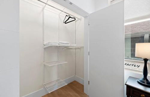 Comfy 3-BD Apt near United Center with Balcony - Foto 22