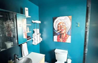 Moody Upscale Downtown Saugatuck Getaway - Foto 14