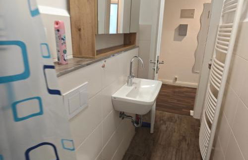 Work and Stay Lüdenscheid 8 Betten 4 Schlafzimmer 2 Duschen mit Billiard und Beamer - Foto 47