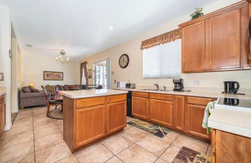 Vacation Villa with Private Fenced Pool & Spa - Foto 60