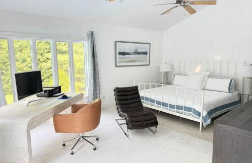 Amazing Southampton Home with Private Heated Pool - Foto 36