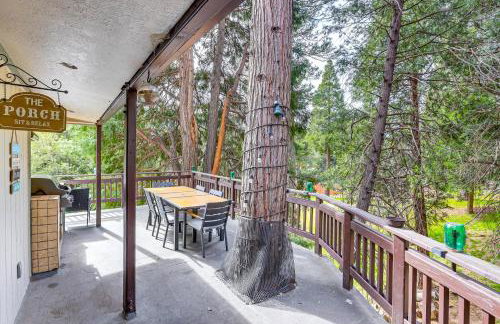 Crestline Home with Private Hot Tub Steps to Lake! - Foto 4