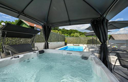 Holiday House Dora - Nice home with nice forest view and Outdoor swimming pool, Whirlpool-Jacuzzi, Sauna, 2 bedrooms and WiFi - Foto 30