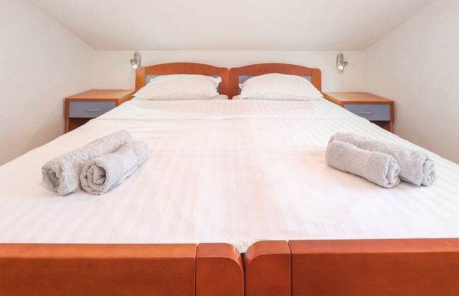 Peaceful Nature Retreat Near Krk Town With BBQ and Parking - Foto 8