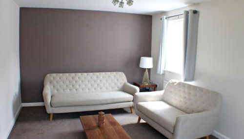 The Silverstone House. Comfort, Convenience and no hassle at the doorstep of Silverstone Race Circuit. - Foto 4