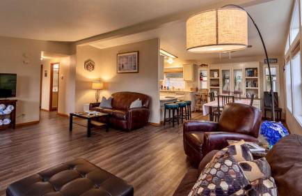 Cozy Waterfront Cottage with Hot Tub in Lakeside, Oregon - Foto 8