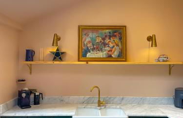 Spacious home in Leeds ideal for gatherings with free parking - Foto 15