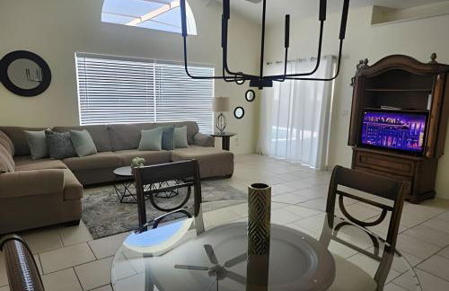 Lake View Pool Home near Disney and Shoppings - Foto 2