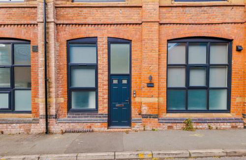 Cohost Partners Cozy Stay Heart of Warrington - Photo 34