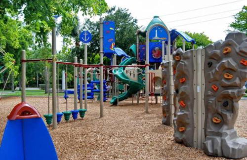 BRAND NEW! Lovely 1 Bedroom with Pool by the Beach - Foto 22