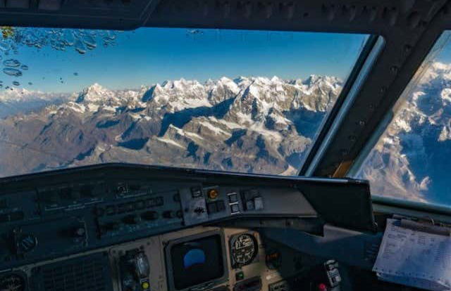 Passeio de monomotor sobre o Himalaia - Foto 1