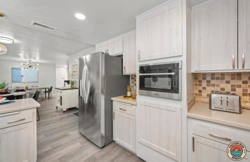 The Splash Society-Pool, Spa, Games, and Vibes - Photo 25