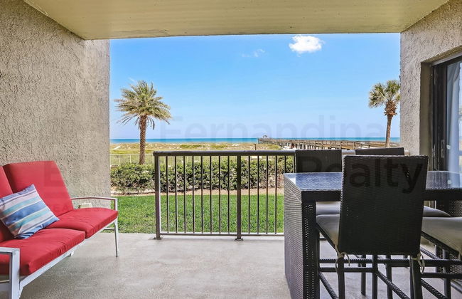 Spacious Oceanfront Condo, Easy Access to Private Fishing Pier by RedAwning - Foto 47
