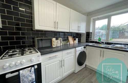 Stylish 3-Bedroom St Helens Home with Parking & Wi-Fi - Foto 31