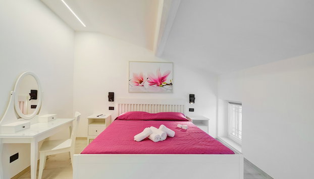Magnolia Apt - Palazzo Palermo 1817 Sleeps 4 + AC - Happy Rentals - Foto 5, Zimmer