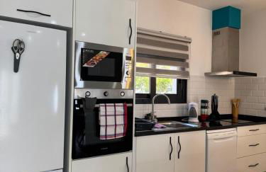 B - Elegent 2 Bedroom Modern Townhouse - Foto 20